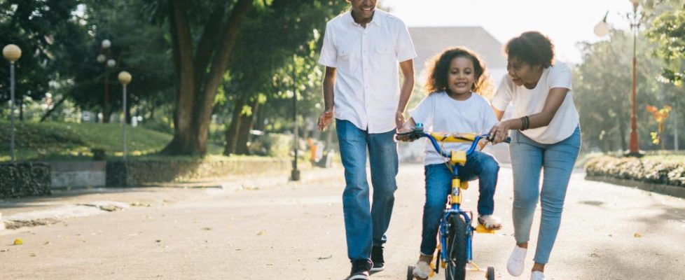 pexels-panditwiguna-1128318